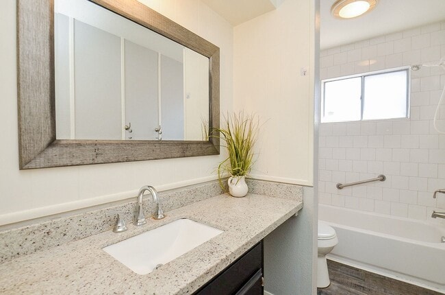 Building Photo - 9215 Sharpcrest St