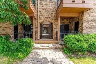 Building Photo - 6002 Auburndale Ave