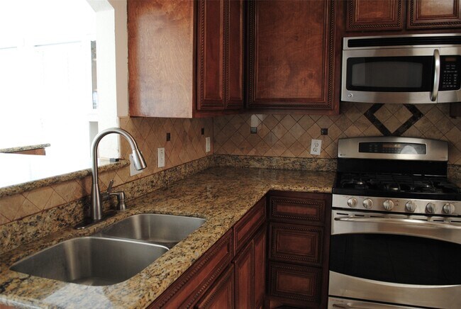 Building Photo - 3910 Starbridge Pointe Ln