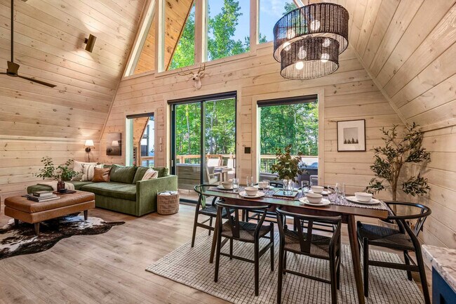 Building Photo - 1903 Ash Pass