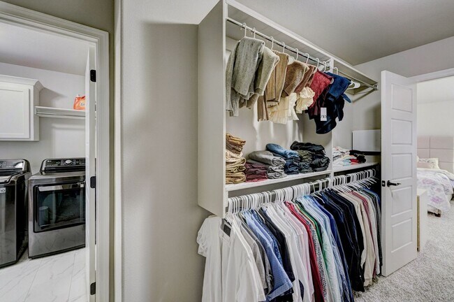 Building Photo - Beautiful Fully Furnished Home in Broken Arrow!