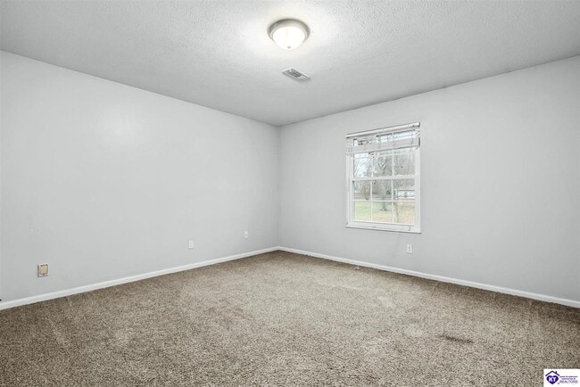 Building Photo - 215 Darrell Dr