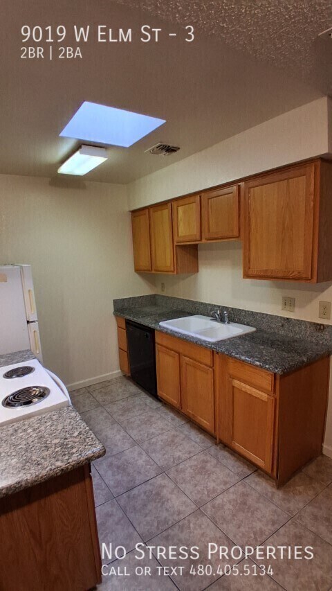 Building Photo - 9019 W Elm St