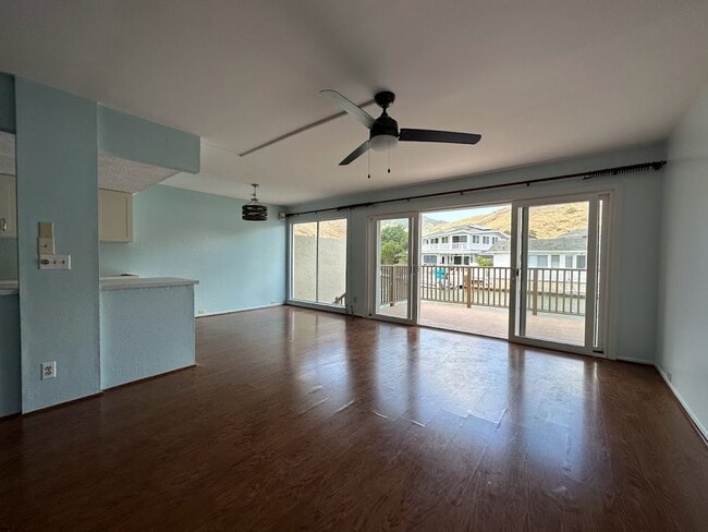 Building Photo - Hawaii Kai - The COLONY MARINA:  Lovely townhouse with spacious 4 bedrooms, 3 bath, 2 covered par...