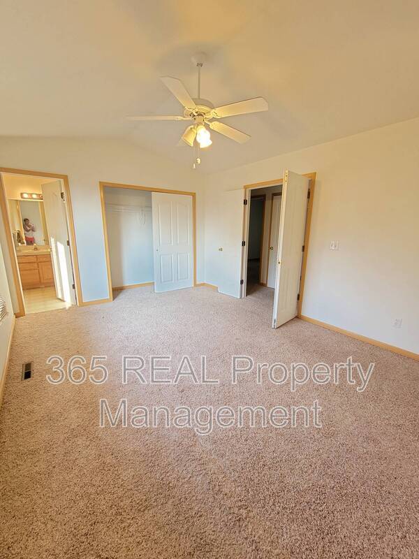 Building Photo - 6233 W 3rd Street Rd
