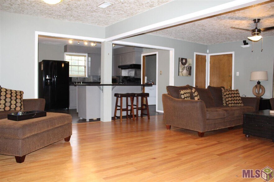 Building Photo - 12339 Armstrong Dr