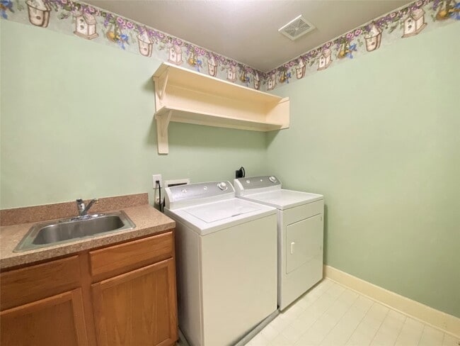 Building Photo - 5843 Sonoma Ridge