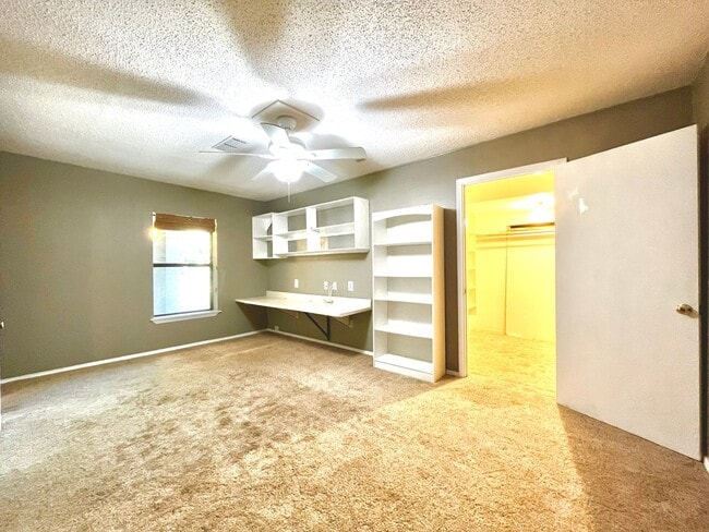 Building Photo - 1328 Kings Row