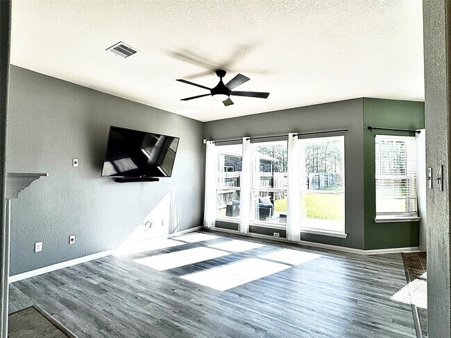 Building Photo - 15218 Loys Coves Ct