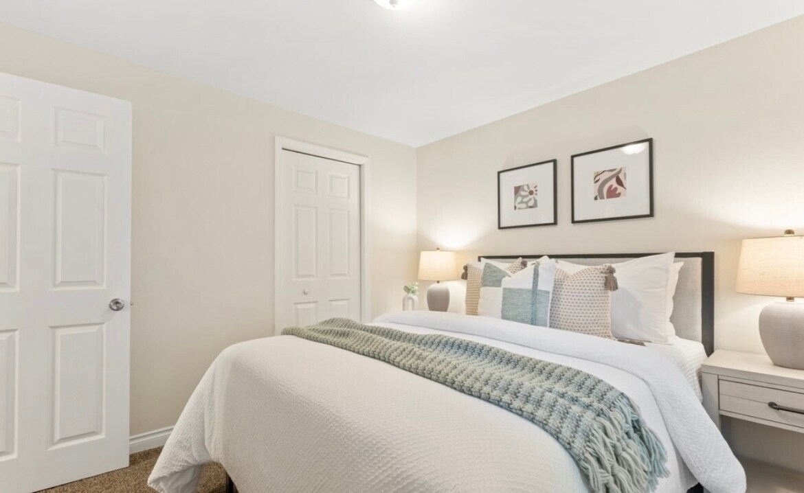 Building Photo - 4300 NE Sunset Blvd