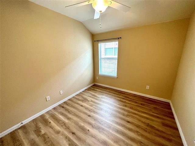 Building Photo - 221 Creekwood Dr