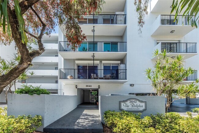 Building Photo - 3642 NE 171 St