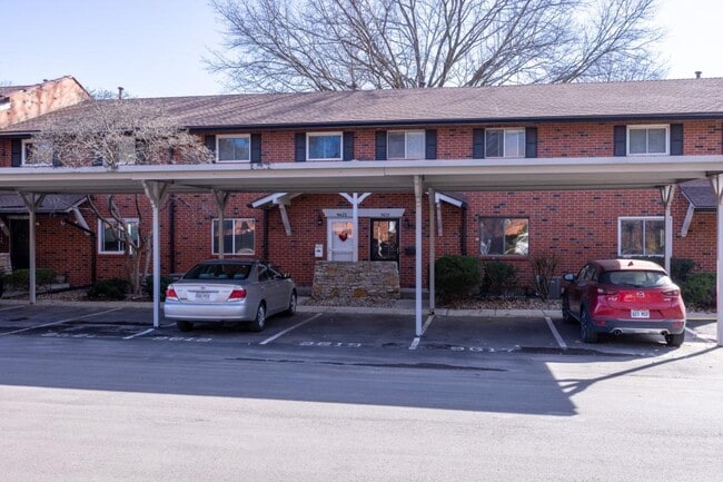 Building Photo - 9619 Outlook Dr