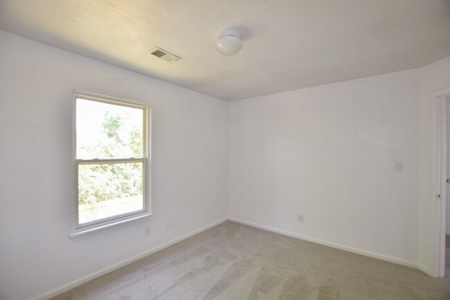Building Photo - 3BR/1.5BA Home – Great Norfolk Location!