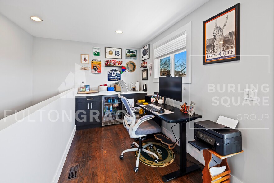 Building Photo - 2528 N Linden Pl