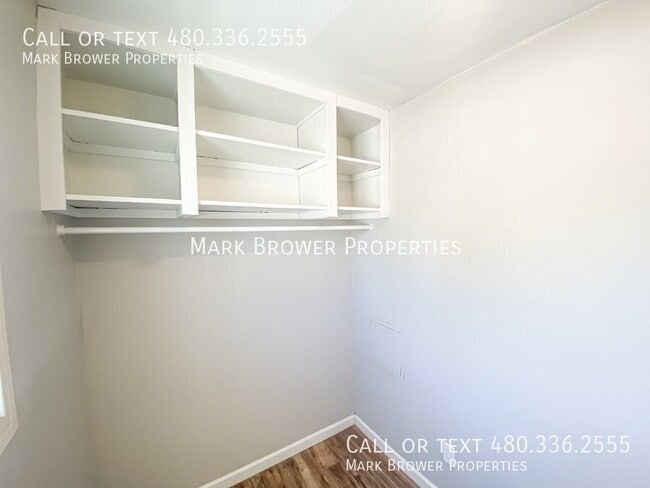 Building Photo - 1519 E Laguna Dr