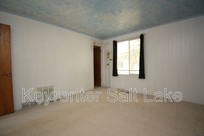 Building Photo - 6054 S 2075 E