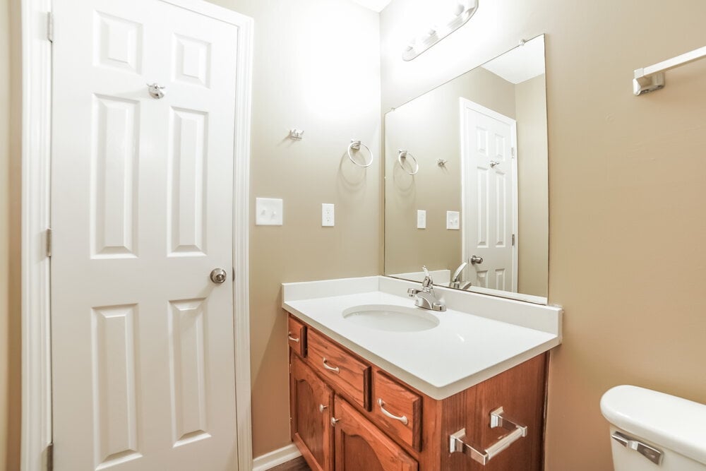 Building Photo - 10674 Oak Leaf Dr