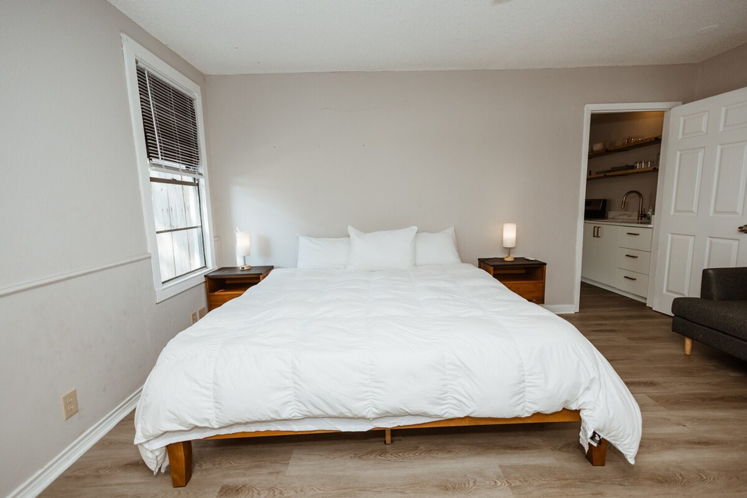 Building Photo - 3625 Maple Ave