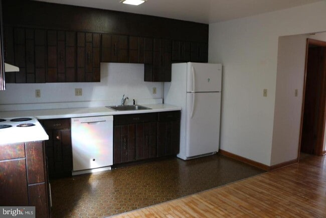 Building Photo - 510 Mast St