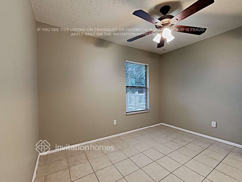 Building Photo - 10884 Grandview Ct