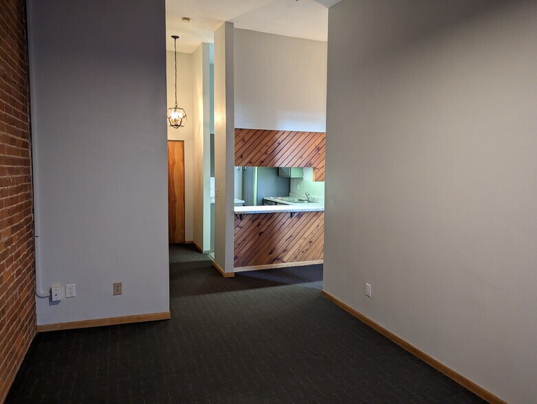 Building Photo - 222 Jay St