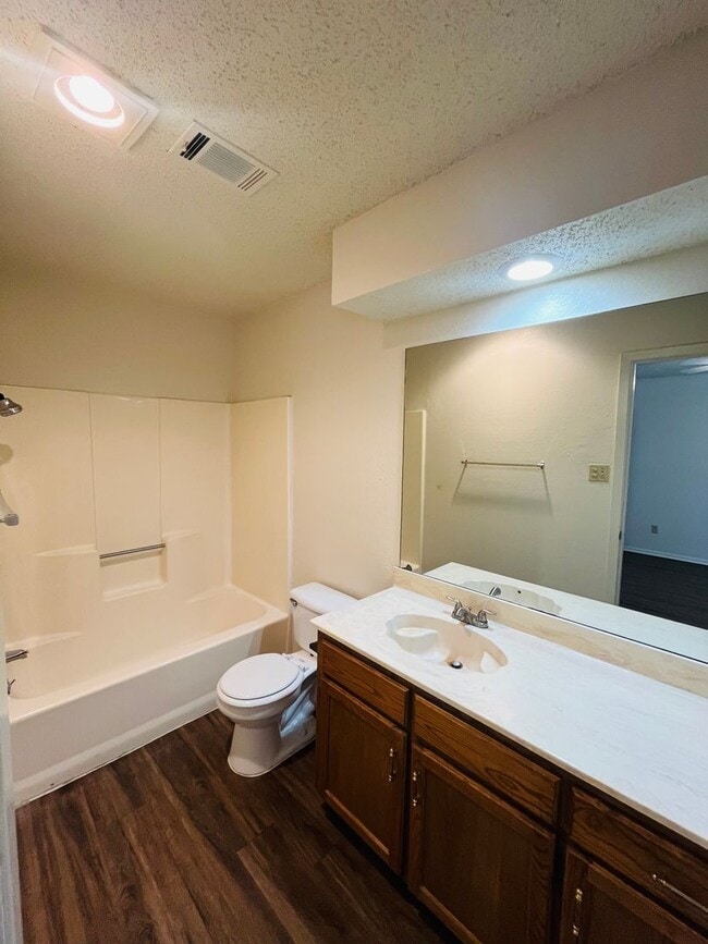 Building Photo - 2423 Sherry St