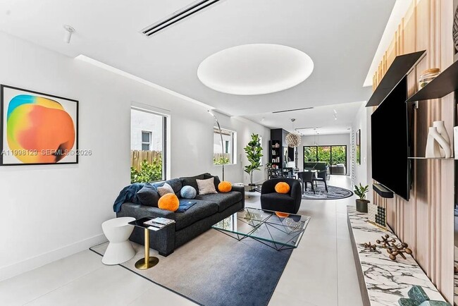 Building Photo - 445 NE 76th St