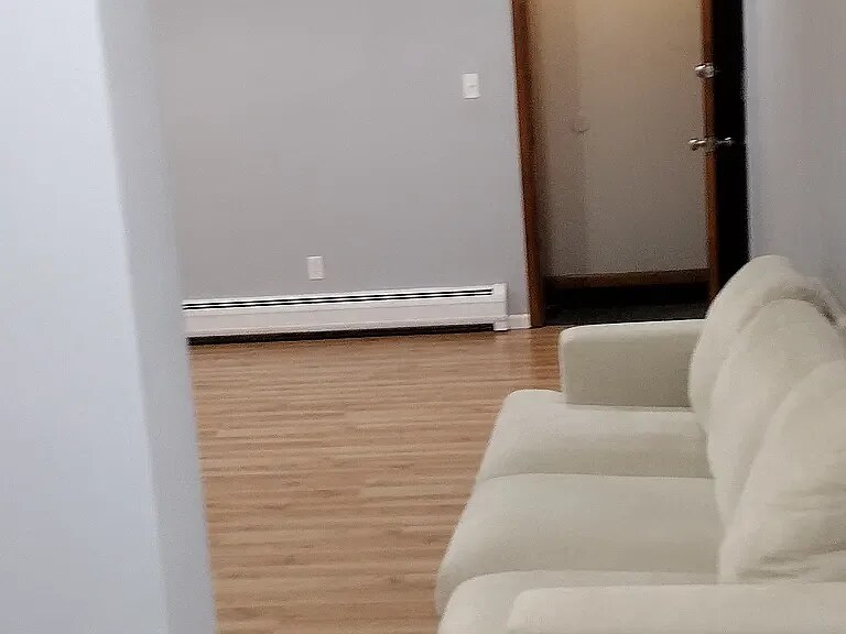 Building Photo - 106 E Schoolhouse Rd