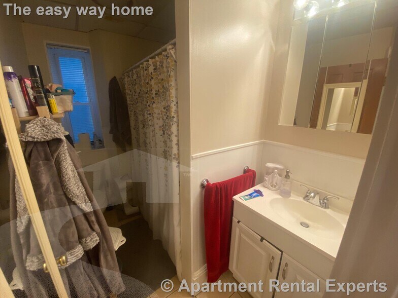 Building Photo - 105 Brookline St