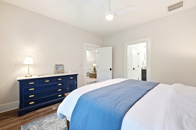 Building Photo - 117 Seagate Pl
