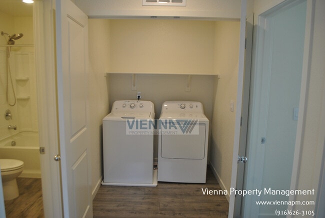 Building Photo - 3057 Pruett Dr