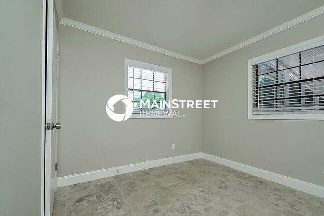 Building Photo - 3 Bedroom Pet-Friendly Home in Winter Haven, FL with Main Street Renewal