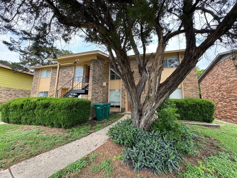 Building Photo - 1303 Indian Trail