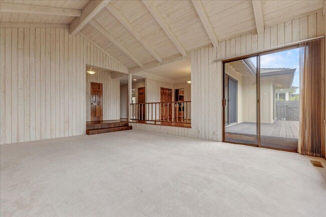 Building Photo - Sunny Carmel Two Bedroom - Carmel School D...