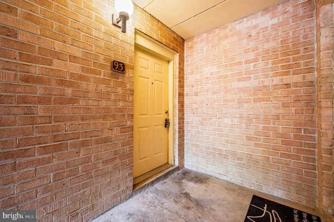 Building Photo - 93 Le Forge Ct