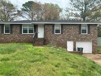 Building Photo - 2620 Thornhill Rd NW