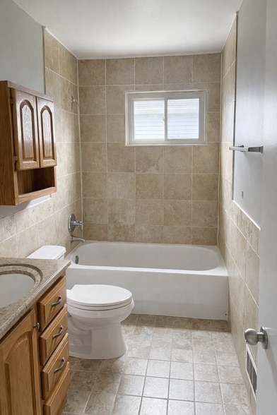 Building Photo - 20812 Woodward St