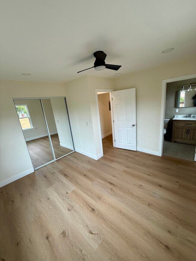 Building Photo - Completely Remodeled Single Family House!