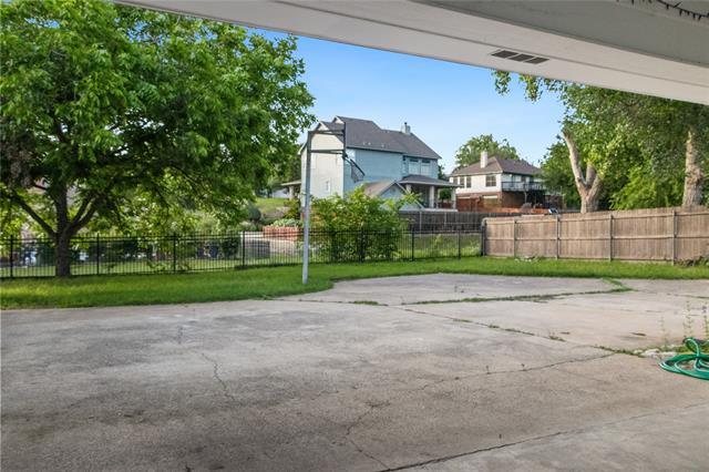 Building Photo - 7636 Skylake Dr