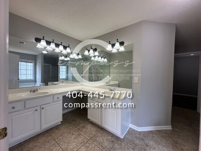 Building Photo - 2106 Clearvista Dr NW