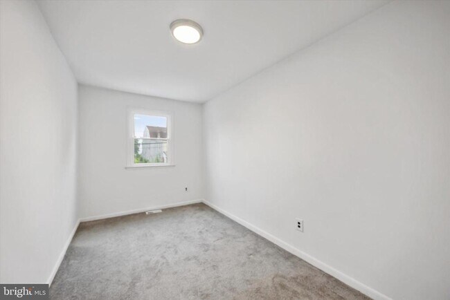 Building Photo - 4205 W 5th St