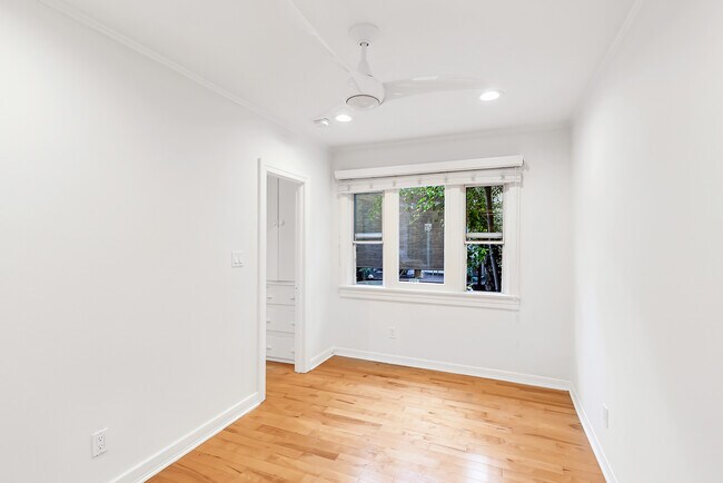 Building Photo - 10948 Aletta Ave