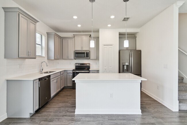 Building Photo - 1318 Royal St. George Blvd