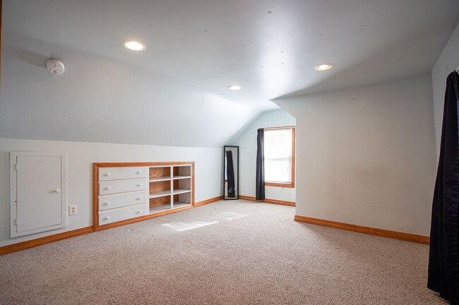 Building Photo - 74 Hagan Ave