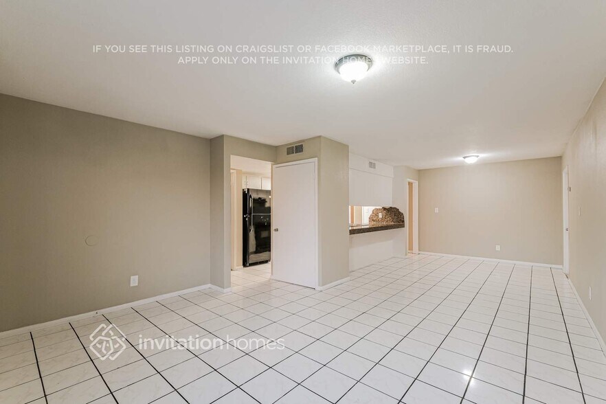 Building Photo - 7007 W Vernon Ave