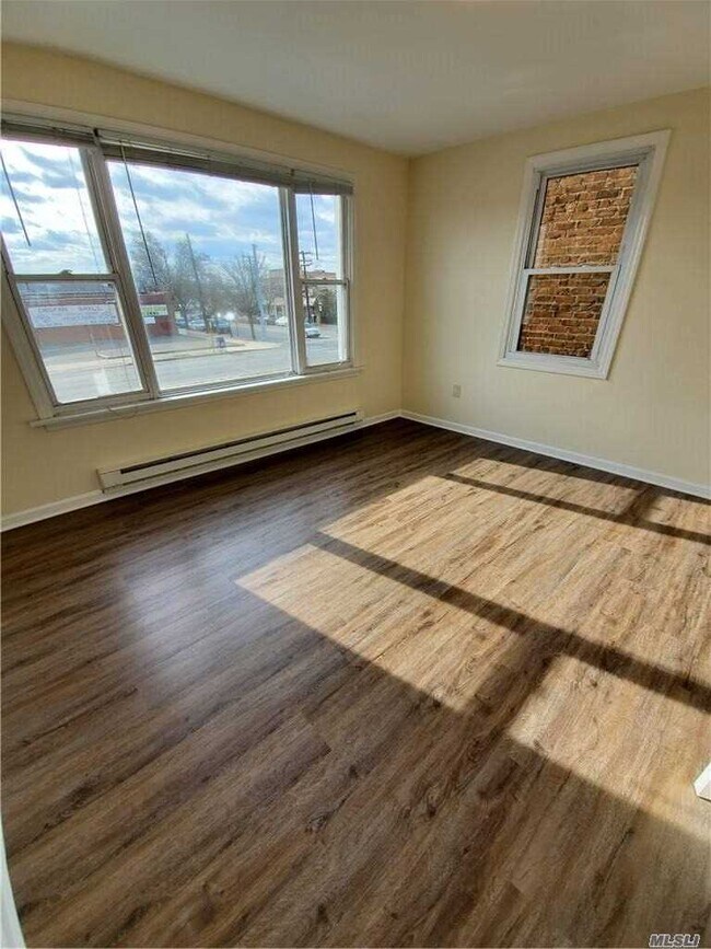 Building Photo - 99 Broadway