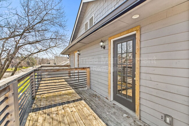 Building Photo - 2920 Ruckle St