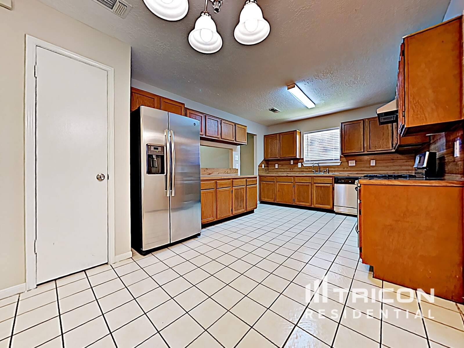 Building Photo - 824 Oakridge Dr