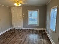 Building Photo - 1127 Lincoln Ave